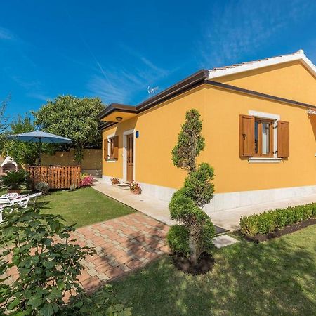 Holiday House Antonio Пореч Экстерьер фото