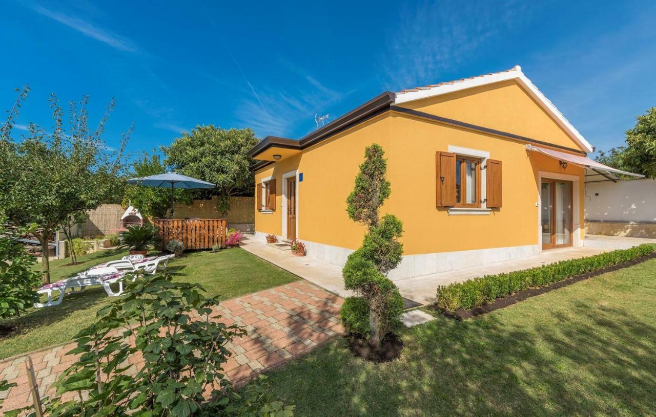 Holiday House Antonio Пореч Экстерьер фото