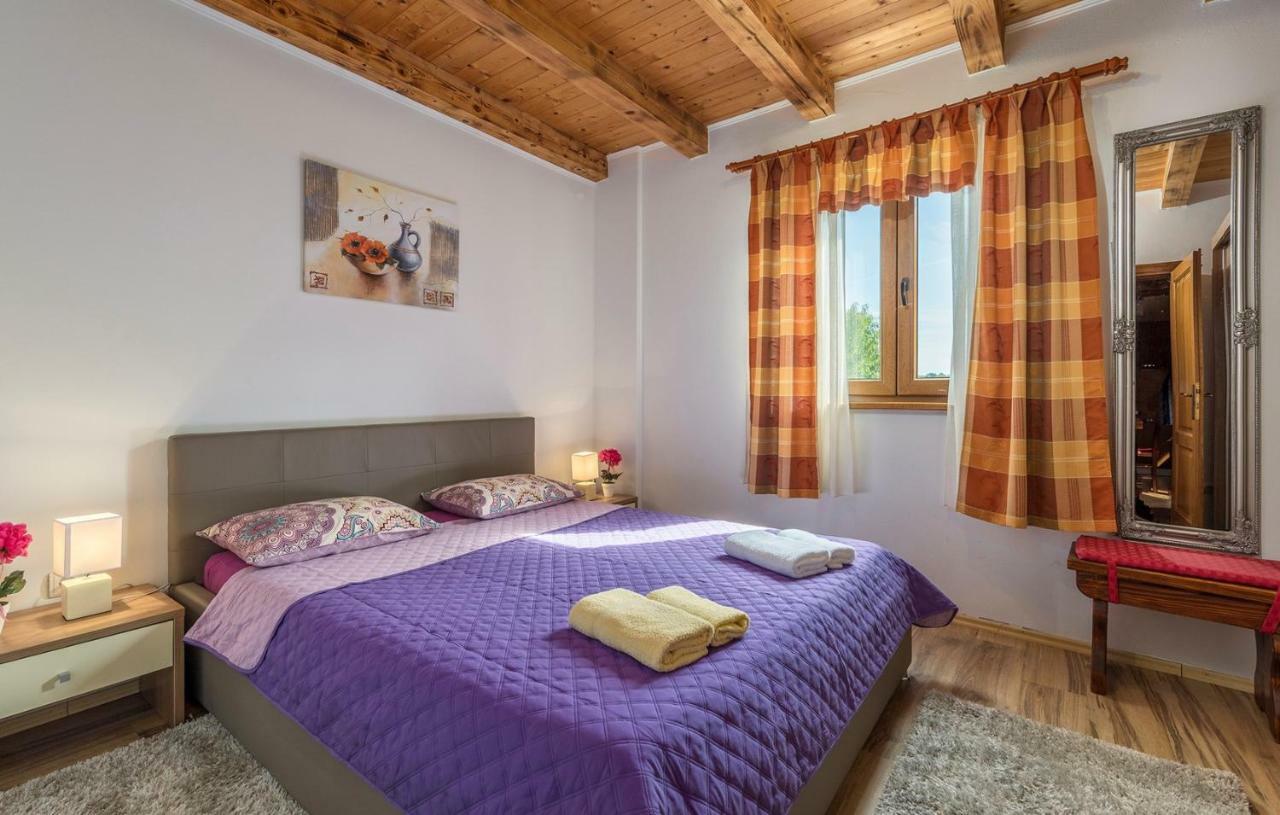 Holiday House Antonio Пореч Экстерьер фото