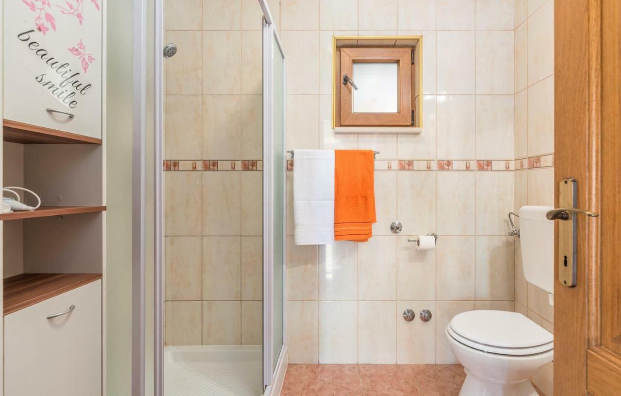 Holiday House Antonio Пореч Экстерьер фото