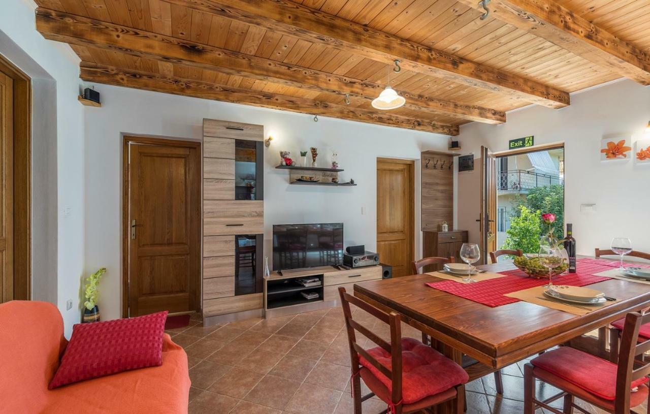 Holiday House Antonio Пореч Экстерьер фото