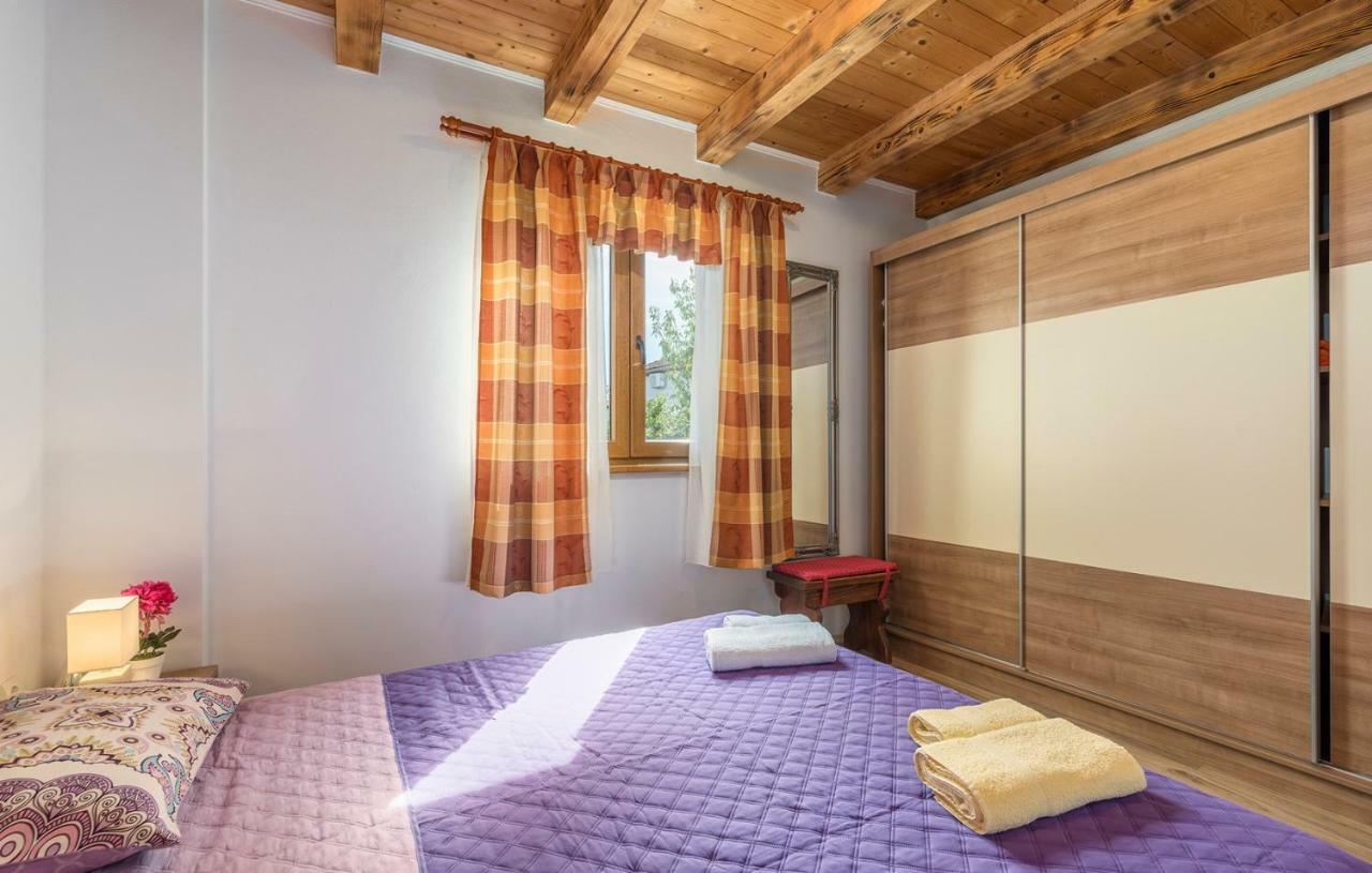 Holiday House Antonio Пореч Экстерьер фото